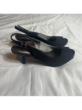 Women's Life Stride Black Slingback Peep Toe Heels Size 8.5